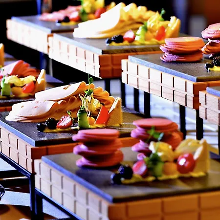 Azura World 阿拉尼亚