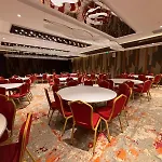 فندق Azura World