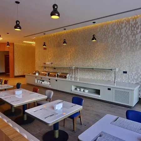 فندق Azura World 5*
