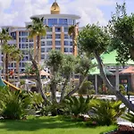 Ξενοδοχείο Azura World