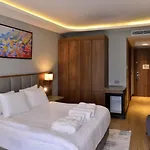 Ξενοδοχείο Azura World 5*
