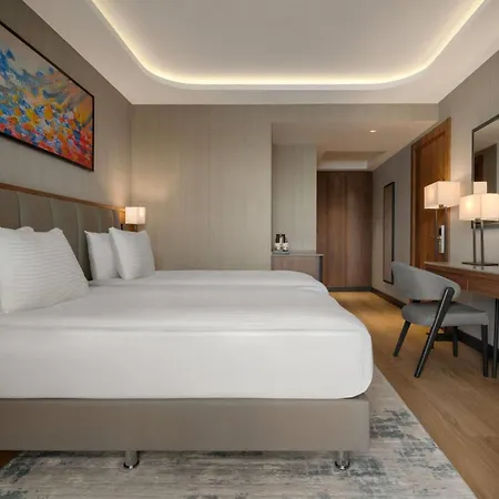 Wyndham Hotel *