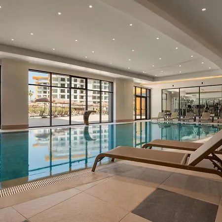 Wyndham Hotel *