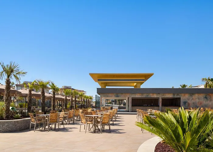 Azura World ホテル 5*