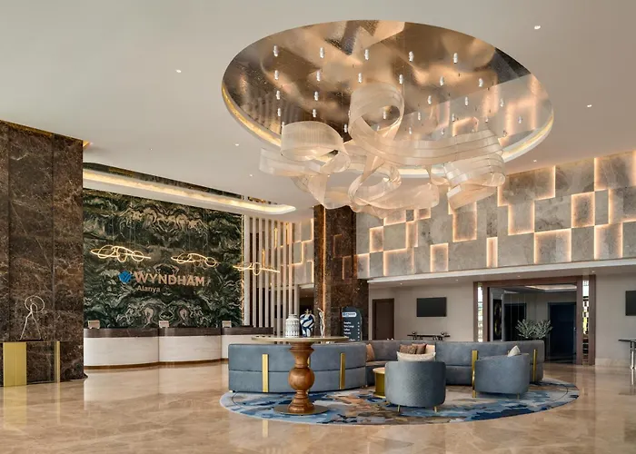 Azura World מלון אלאניה