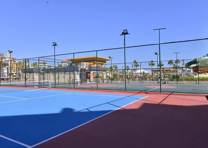 Azura World ホテル アランヤ