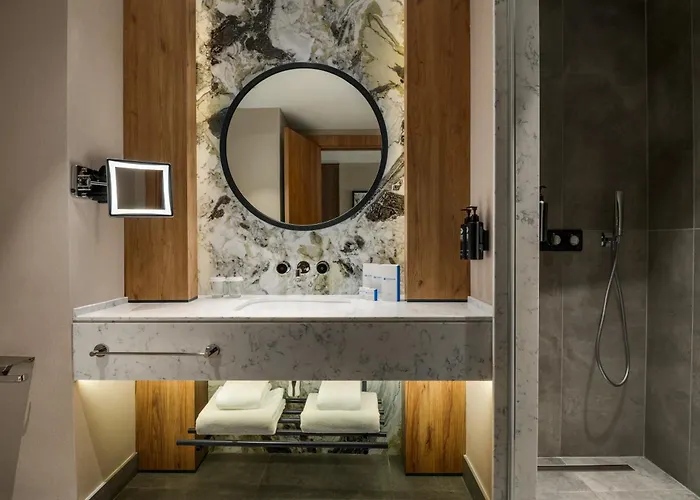 Azura World ホテル