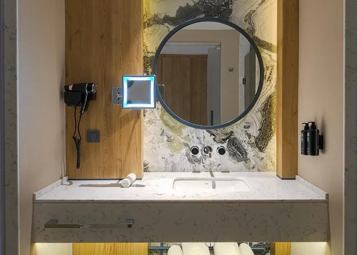 Azura World מלון