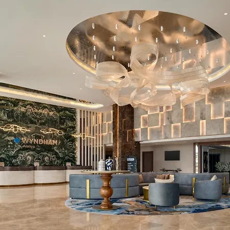 Wyndham Готель Аланія