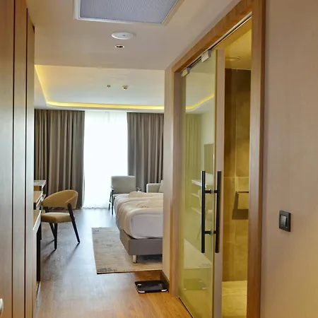 Wyndham Готель Аланія