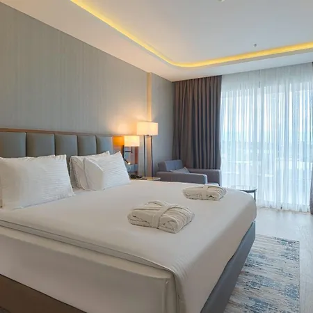 Готель Wyndham Аланія